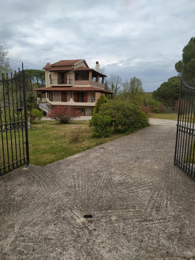 Villa Dimitris Áfra エクステリア 写真