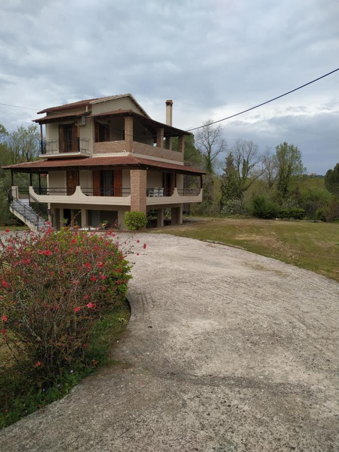 Villa Dimitris Áfra エクステリア 写真