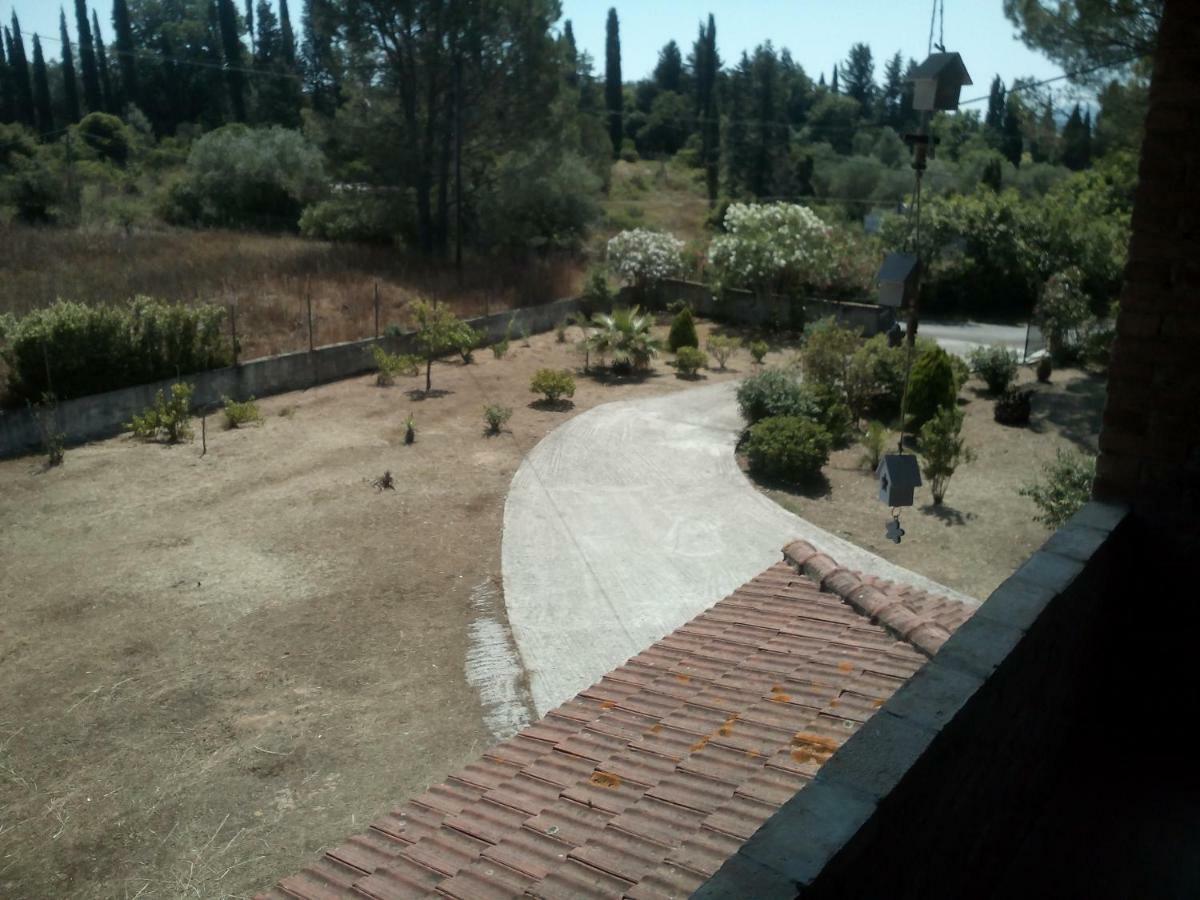 Villa Dimitris Áfra エクステリア 写真