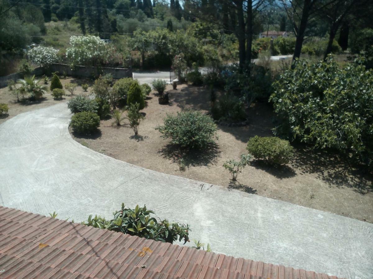 Villa Dimitris Áfra エクステリア 写真